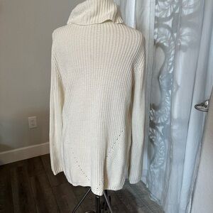 MOTH by Anthropologie Ivory Hi-Lo Sweater, size Medium